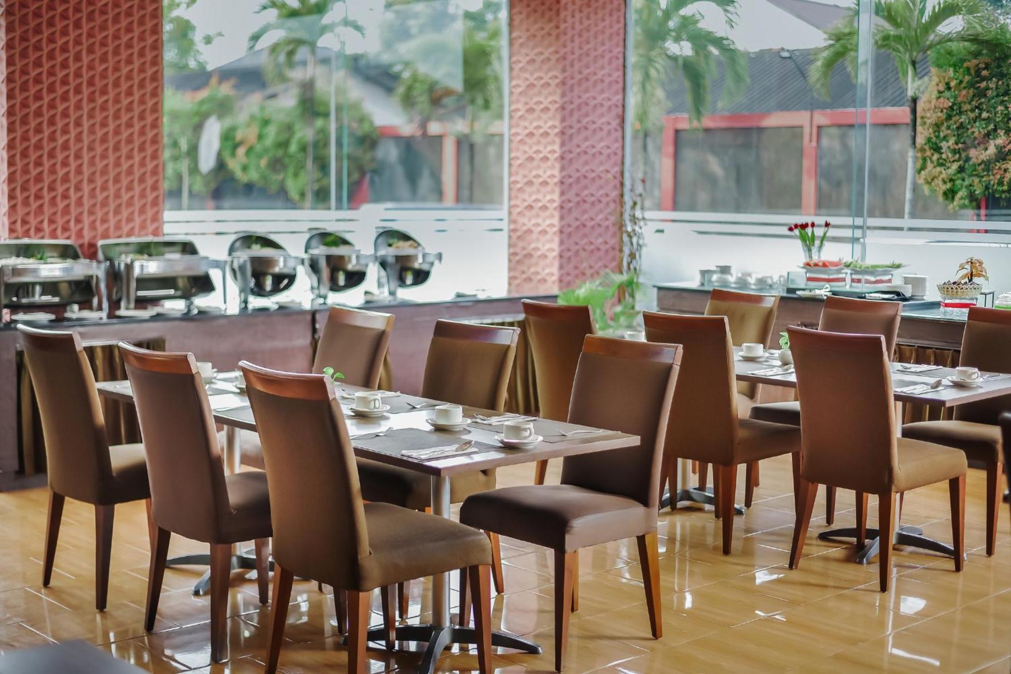 Noola Hotel チラチャプ エクステリア 写真