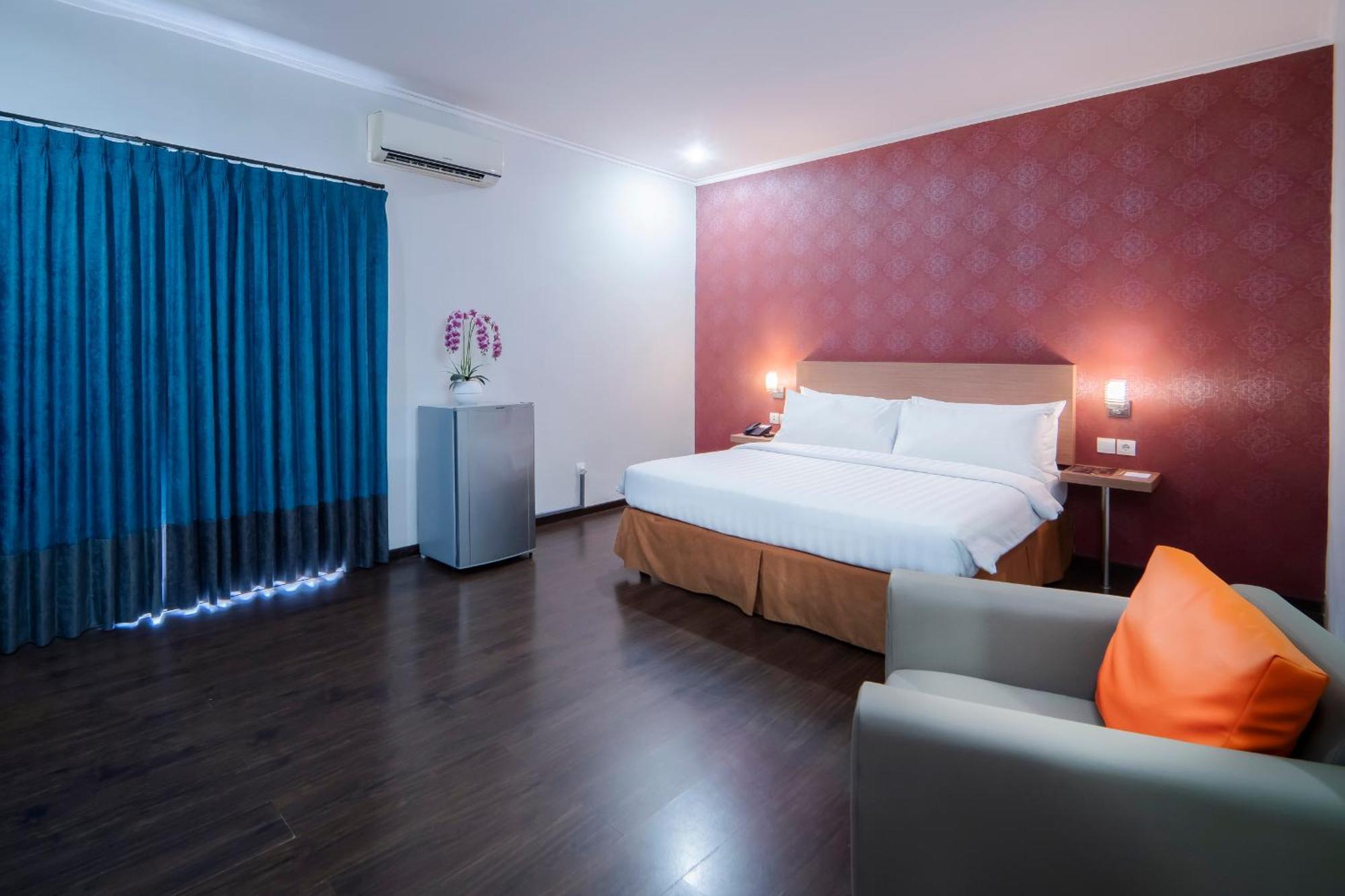 Noola Hotel チラチャプ エクステリア 写真